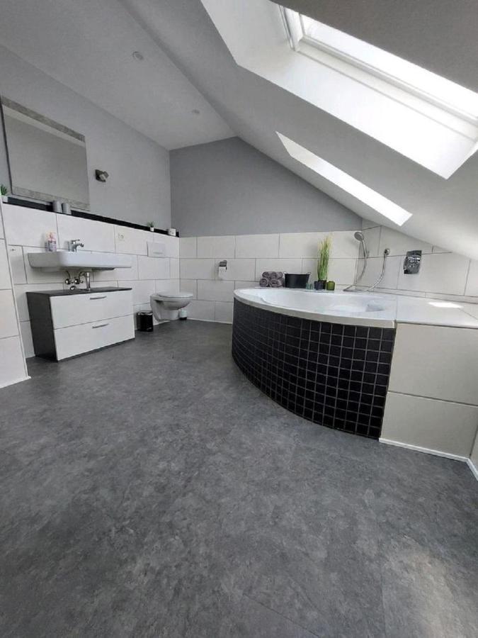 Ferienwohnung Uljana Schweich Ngoại thất bức ảnh